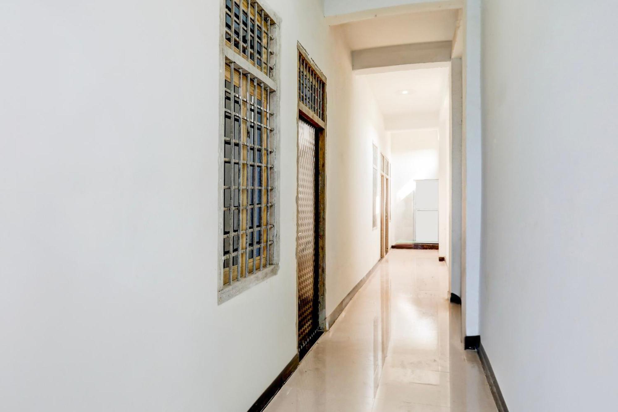 Hotel O Kanha Galaxy Brothers Group กานปูร์ ภายนอก รูปภาพ